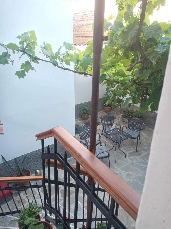 Housee Korce